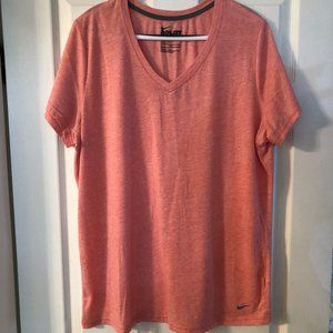 Nike Coral Loose Fit Dri-Fit V-Neck Size XL